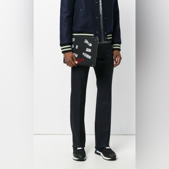 EUC VALENTINO GARAVANI X JAMIE REID APPLIQUÉ SLOGAN CLUTCH and dust bag UNISEX - Picture 2 of 14